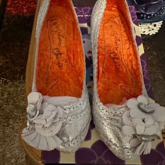 Design Asylum low heel ladies shoes - Picture 2 of 3